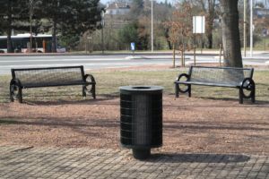 Banc et corbeille Mutant treillis acier Banc et corbeille Mutant treillis